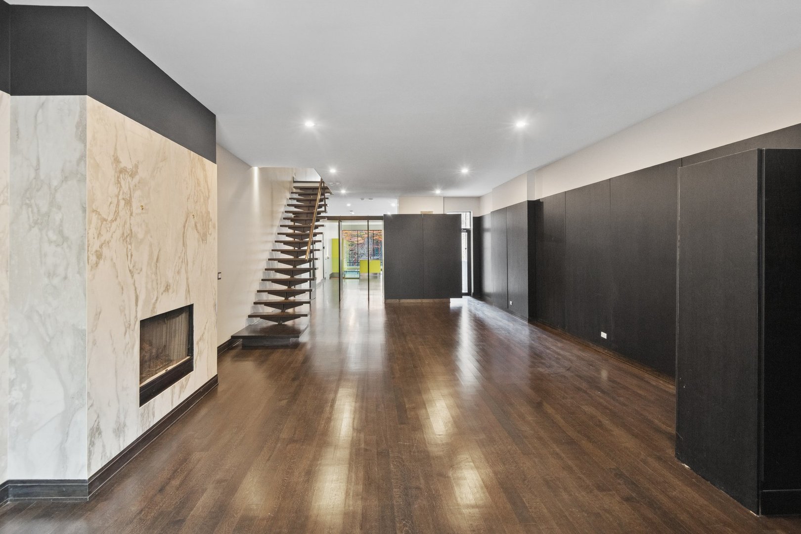 44 E Cedar St Chicago, IL 60611