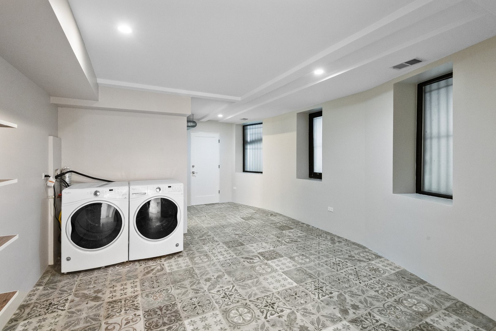 44 E Cedar St Chicago, IL 60611