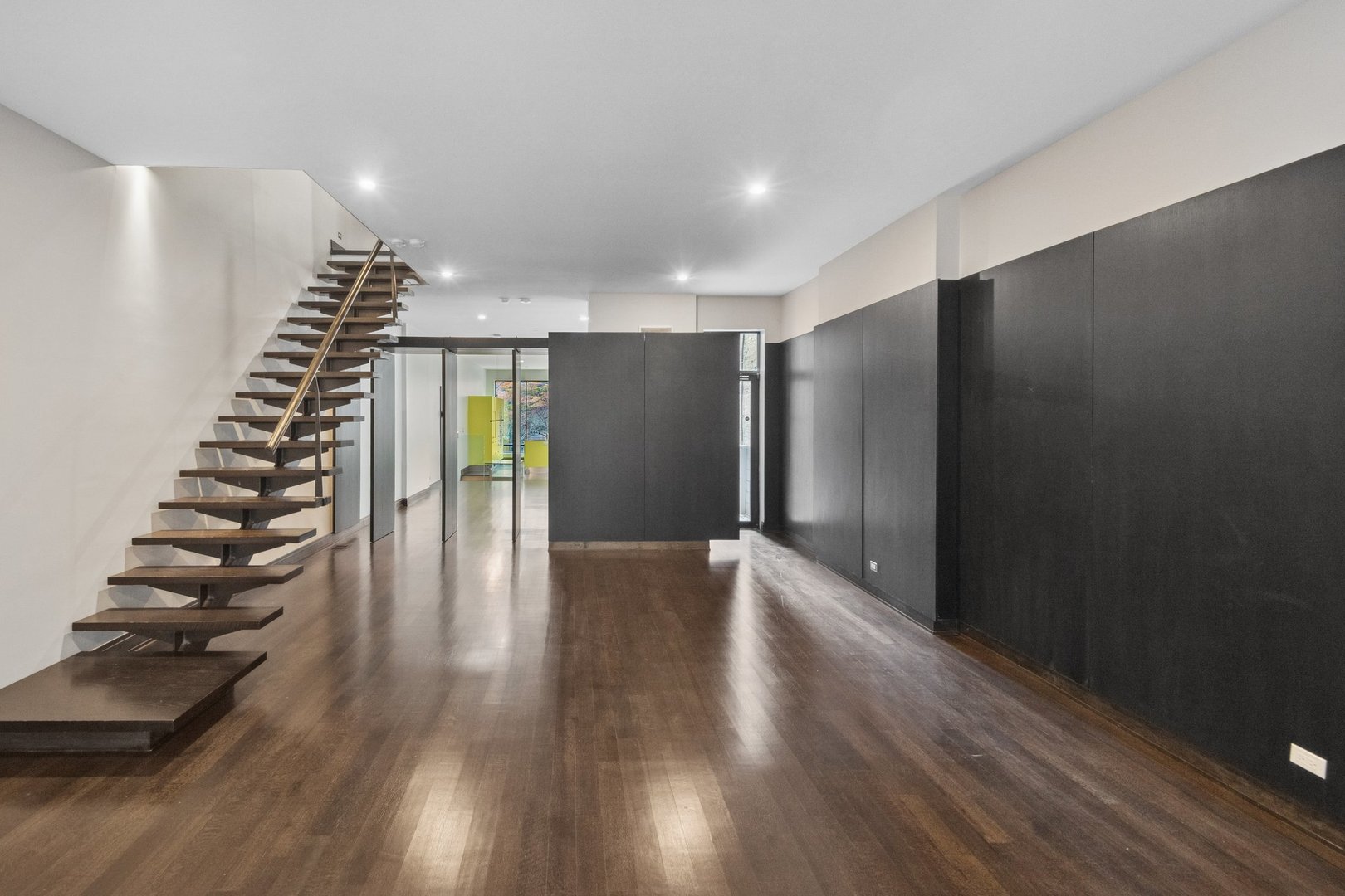 44 E Cedar St Chicago, IL 60611