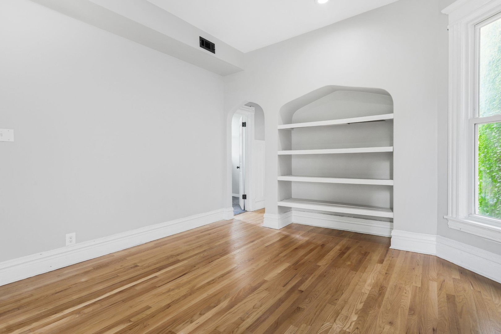 6923 S Vernon Ave #1 Chicago, IL 60637