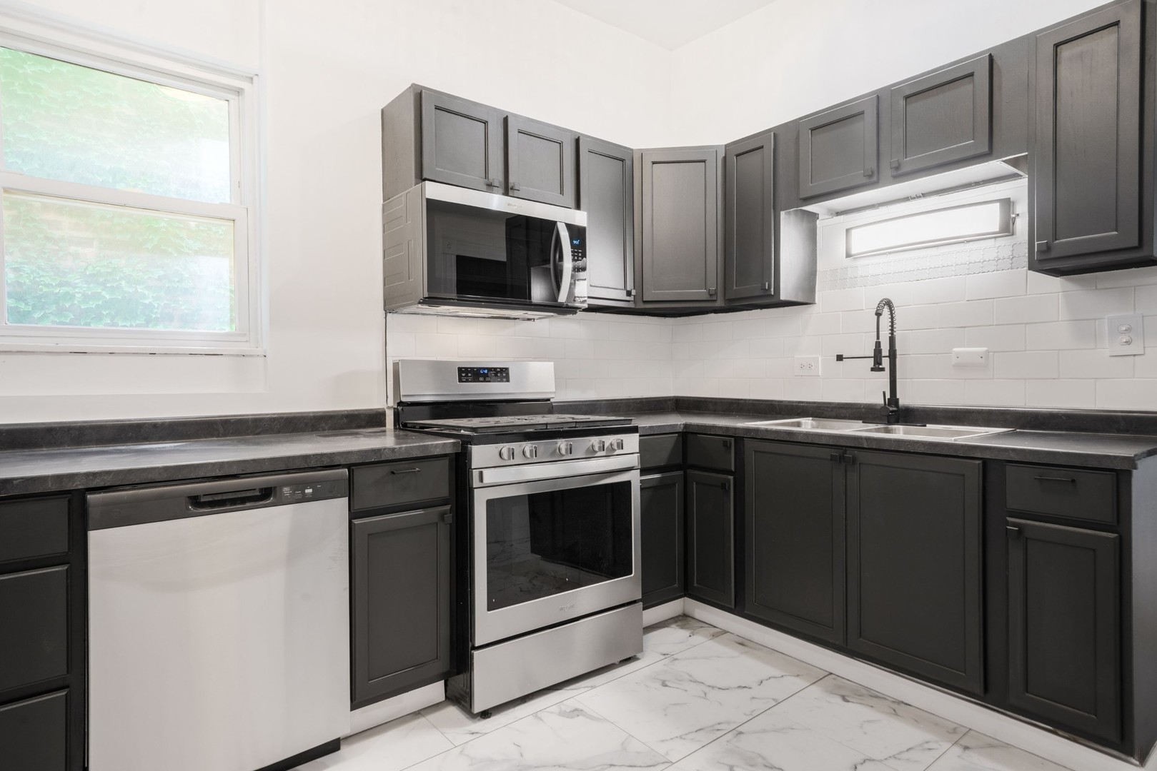 6923 S Vernon Ave #1 Chicago, IL 60637