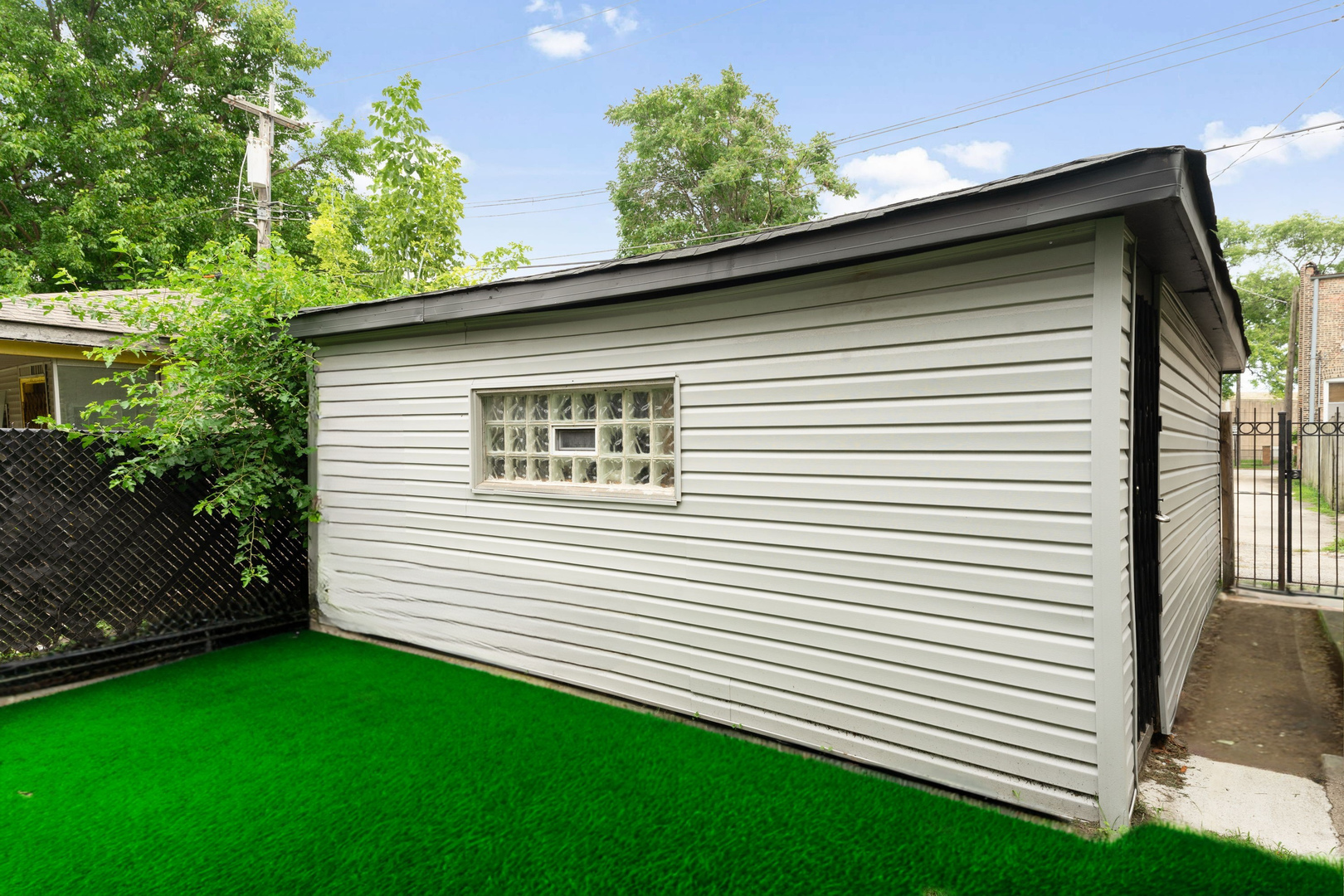 6923 S Vernon Ave #1 Chicago, IL 60637