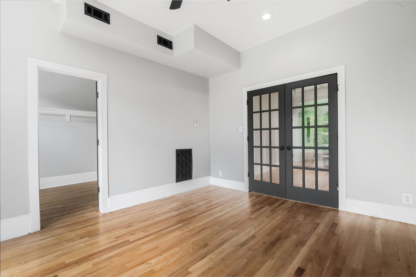 6923 S Vernon Ave #1 Chicago, IL 60637