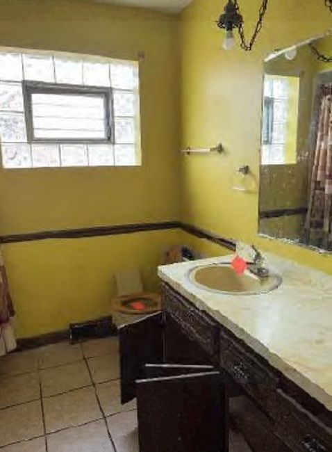 649 Escanaba Ave Calumet City, IL 60409