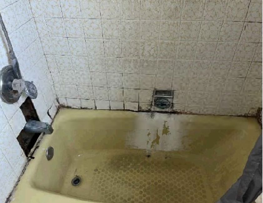 649 Escanaba Ave Calumet City, IL 60409