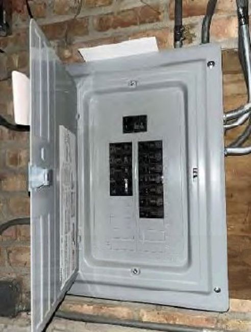 649 Escanaba Ave Calumet City, IL 60409