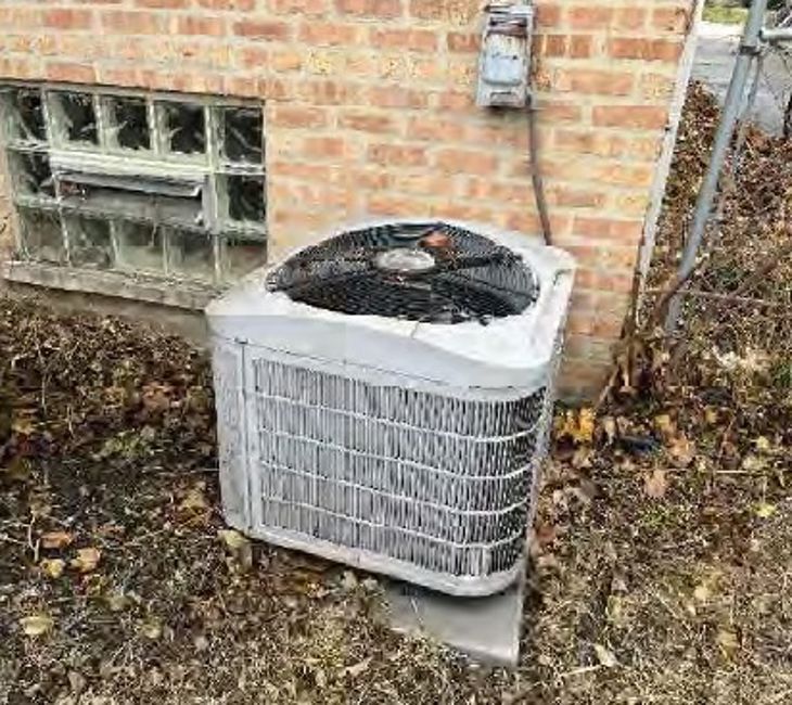 649 Escanaba Ave Calumet City, IL 60409