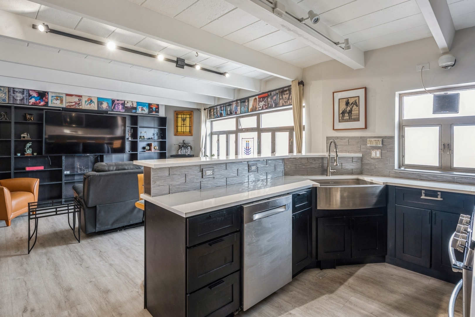 1864 Sherman Ave #5NW Evanston, IL 60201